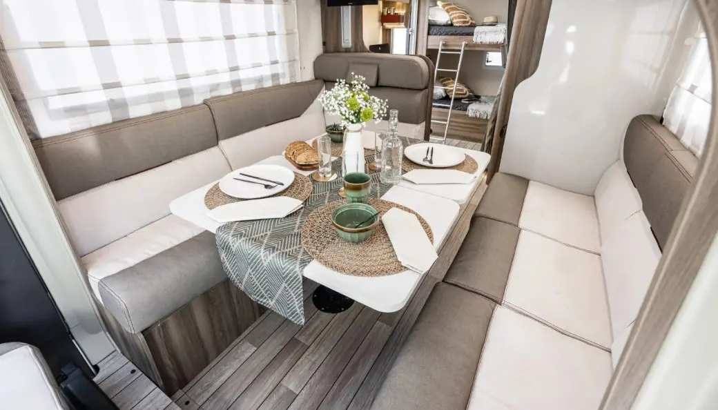 Foto de Autocaravana grande Perfilada en Zaragoza