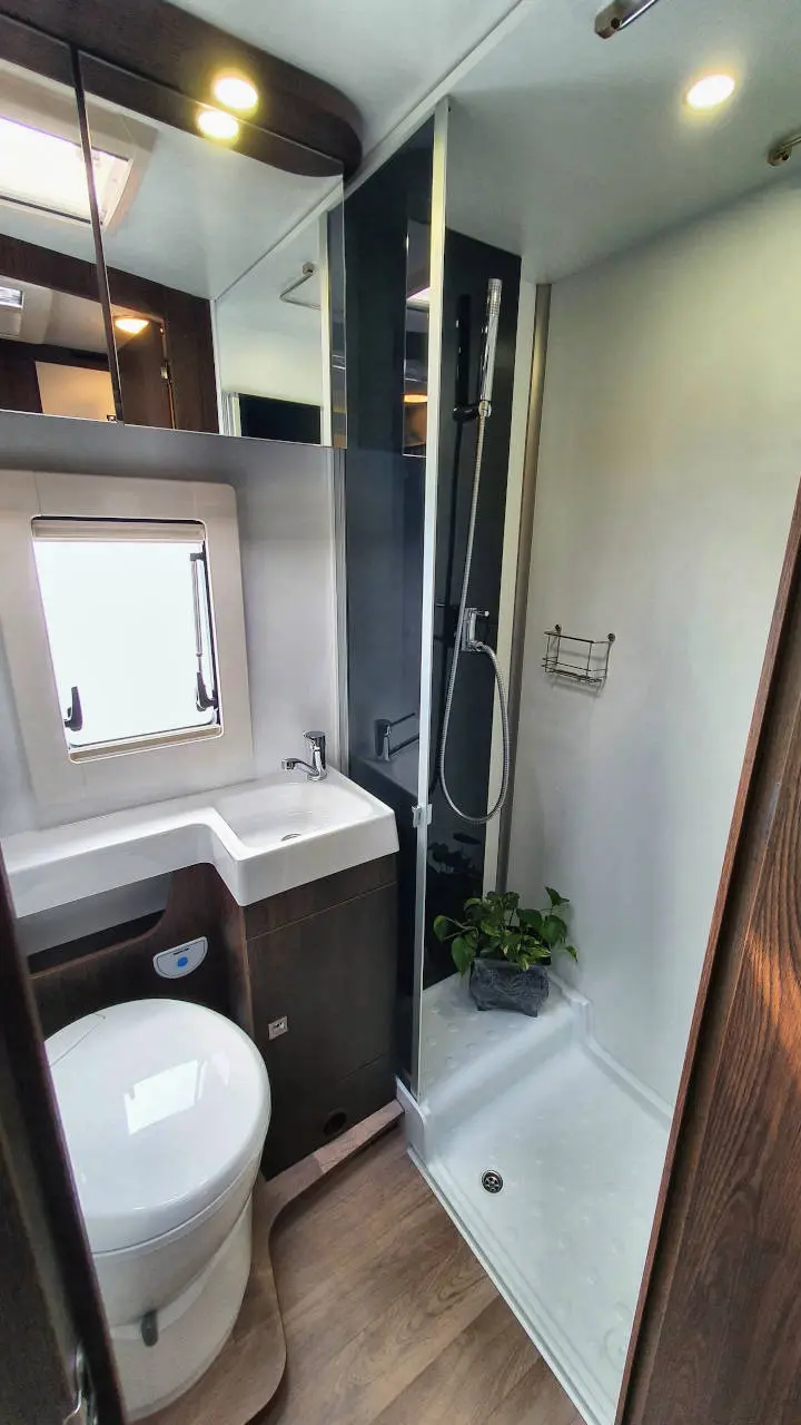 Foto de Autocaravana cómoda Tessoro 442