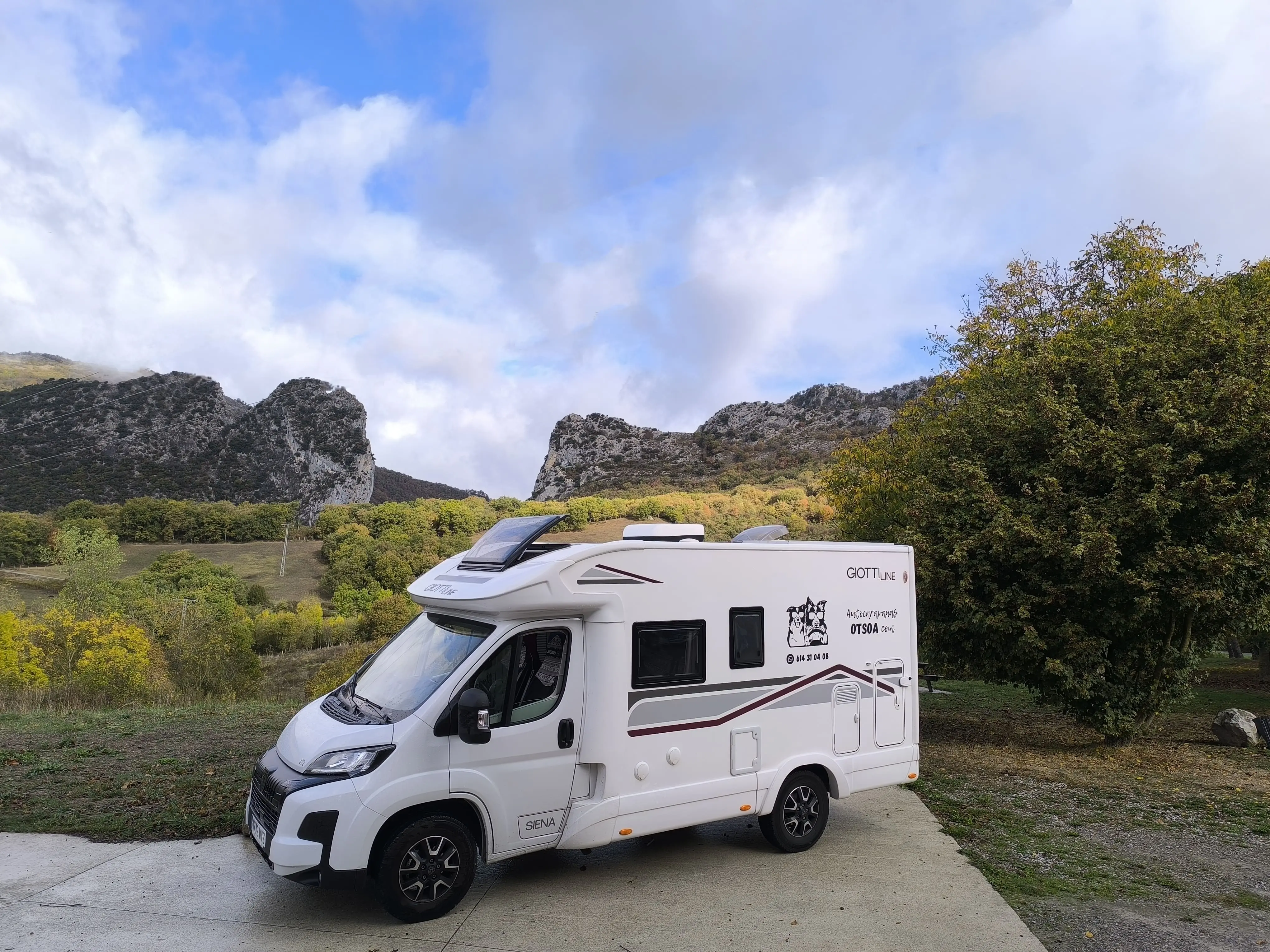 Foto de Autocaravana perfilada 6m